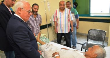 صور.. محافظ بورسعيد يزور مرضى مستشفى التضامن ويهنأهم بعيد الفطر 