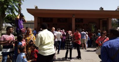 شاهد.. إقبال المصريين على المتحف المصرى بالتحرير فى ثانى أيام العيد "صور"