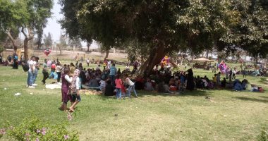ثانى أيام العيد.. إقبال كثيف على حدائق القناطر الخيرية والمراكب النيلية 