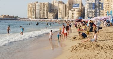صور.. "س و ج" تعرف على التقسيمات الجديدة لشواطئ الإسكندرية وأسعارها
