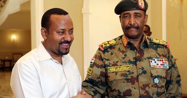 صور.. رئيس الوزراء الإثيوبى يصل الخرطوم للوساطة بين الأطراف السودانية