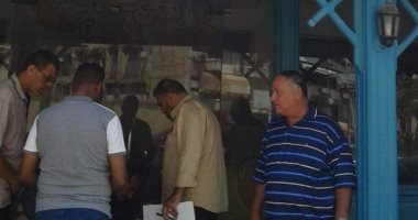صور.. إغلاق مطعم شهير ببورسعيد لمزاولة النشاط بدون ترخيص