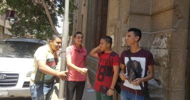 طلاب الثانوية الأزهرية: "امتحان الأحياء سهل للطالب اللى مذاكر"