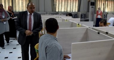 رئيس جامعة بنى سويف يكلف العمداء بوضع لوحات إرشادية للطلاب بجداول الامتحانات