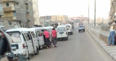 قارىء من منطقة السيوف بالأسكندرية: السائقون يستغلون كوبرى الساعة كموقف خاص