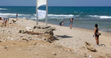 هاآرتس: إسرائيل ثالث دول فى البحر المتوسط تعرضاً للتلوث الشاطئى 