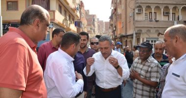 محافظ الإسماعيلية يتفقد أعمال رصف شوارع حى ثان ونطاق منطقة الاستاد