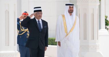 محمد بن زايد يستقبل ملك ماليزيا