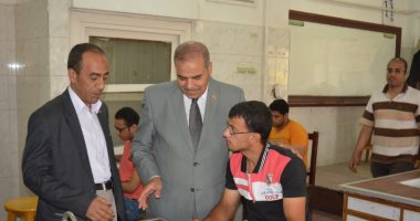 رئيس جامعة الأزهر يتفقد لجان الامتحانات بكلية الزراعة بالقاهرة