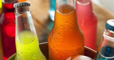 بريطانيا تسعى للحد من المشروبات الغازية بالمدارس لمحاربة سمنة الأطفال