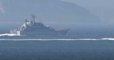 سفينتا إنزال روسيتان تدخلان البحر المتوسط فى طريقهما إلى سوريا
