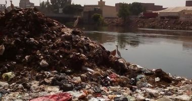 صور ... "المحلة لازم تنضف" هاشتاج يجتاح السوشال ميديا للمطالبة برفع تلال القمامة بالشوارع