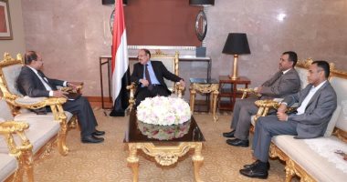 حكومة اليمن تسعى للحد من احتكار الحوثى لمنظومة الاتصالات