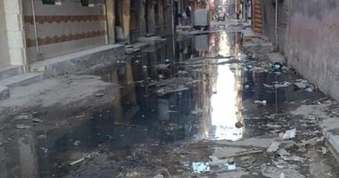 شكوى من انتشار مياه الصرف الصحى بشارع الجمهورية بالمحلة الكبرى