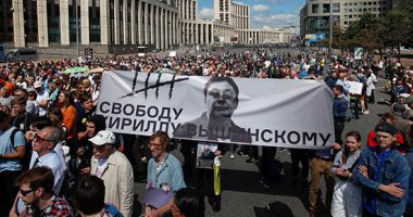 صور.. مئات المحتجين فى موسكو تأييدا للصحفى الاستقصائى إيفان جولونوف