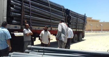 صور.. البحر الأحمر تبدأ عملية توصيل شبكة مياه جديدة بمدينة مرسى علم 