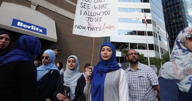 صور..احتجاجات ضد قانون بكندا يحظر التمييز الدينى بارتداء الحجاب أوالصليب