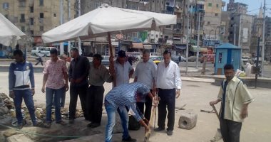 صور.. حملة بيئية مكبرة و رفع 17 طن مخلفات من شارع المدابغ بالإسكندرية 