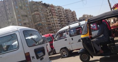 فوضى التوك توك والباعة الجائلين تسبب شلل مرورى بالحى العاشر بمدينة نصر