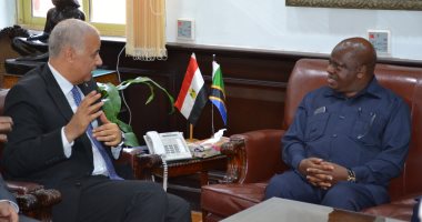 رئيس جامعة الإسكندرية يسقبل رئيس البرلمان التنزانى لبحث التعاون العلمى (صور)