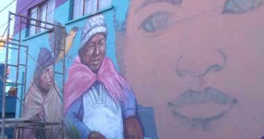شاهد.. فن الجرافيتى يفجر شوارع لاباز فى بوليفيا بالألوان
