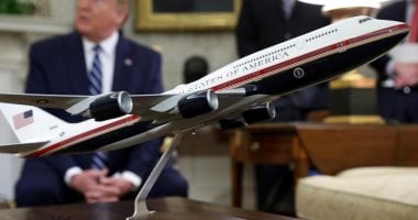 صور.. ترامب يعرض نسخة محدثة عن الطائرة الرئاسية الأمريكية
