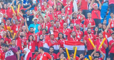 الجماهير المصرية تزين مدرجات استاد القاهرة فى افتتاح كأس الأمم الأفريقية