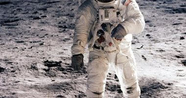 لماذا لم يعود البشر إلى القمر منذ بعثات أبولو؟