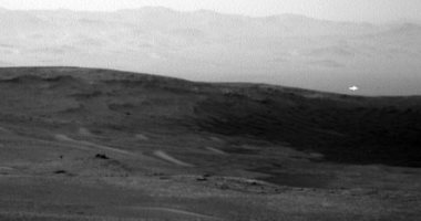 ناسا تكشف عن ضوء أبيض غامض على سطح المريخ.. اعرف القصة