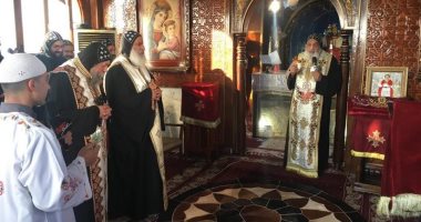 رهبان دير مارمينا يصلون قداس تكريس أول كنيسة باسم القديس مينا بمريوط