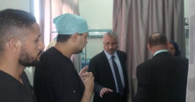 صور.. نائب رئيس جامعة الأزهر يتفقد المستشفى الجامعى بأسيوط