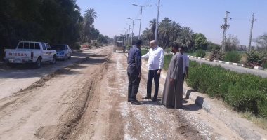 صور.. رئيس مدينة الطود: تمهيد ورصف طريق المدينة الشبابية وحملات النظافة 