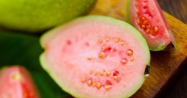 فاكهة الصيف اللذيذة..فوائد عديدة ل الجوافة تعالج الاسهال وتقوى المناعة