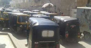 شكوى من تهور وفوضى سائقى التكاتك فى قرية البياضية بمحافظة سوهاج