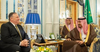 شاهد.. الملك سلمان بن عبد العزيز يستقبل وزير خارجية الولايات المتحدة