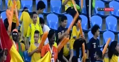 فيديو.. ناشئو الإسماعيلى يتواجدون بمدرجات مباراة الكاميرون وغينيا بيساو