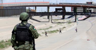 الشرطة المكسيكية تنقذ 150 مهاجرا مختبئين فى مقطورة بدون ماء وطعام 