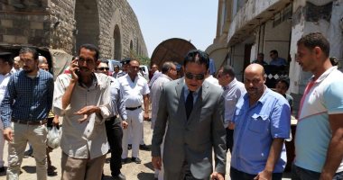 نائب محافظ القاهرة يتفقد أعمال هدم المدابغ.. ويؤكد: نقل 128 مدبغة حتى الآن