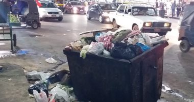 سكان شارع شبرا يتضررون من تراكم القمامة ويستغيثون من الروائح الكريهة