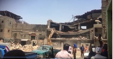 صور.. محافظ القاهرة: هدم 223 مدبغة و125 مبنى ملحق بمنطقة سور مجرى العيون