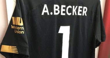 بيكر وتشامبرلين بقميص جديد مع ليفربول فى الموسم الجديد 