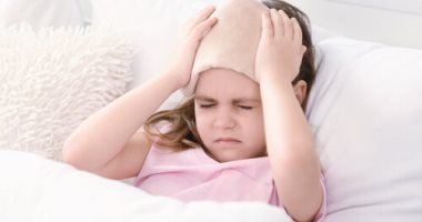 ألم الدماغ وحساسية من الضوء.. هذه أبرز أعراض صداع الأطفال