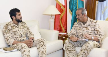القائد العام لقوة دفاع البحرين يشيد بالتطور والتقدم القتالى بالحرس الملكى