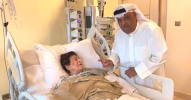 فيديو.. نبيل شعيل يزور "ماما أنيسة" فى المستشفى وتطمئن جمهورها بنفسها
