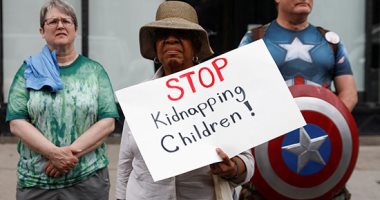 صور.. مظاهرات بنيويورك للتنديد بسياسات الرئيس الأمريكى ضد الهجرة
