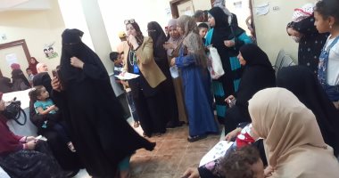 صور.. قافلة طبية وبيطرية لجامعة المنصورة تقدم خدماتها فى أبو رديس