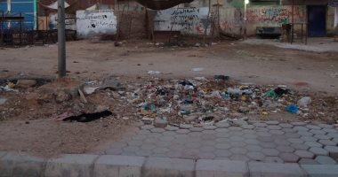 قارئ يشكو من انتشار الباعة الجائلين والقمامة بمنطقة أم بيومى بشبرا الخيمة