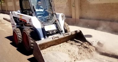 صور.. حملات لإزالة الإشغالات بكفر الشيخ والمحافظ يتابع رصف وإصلاح الشوارع