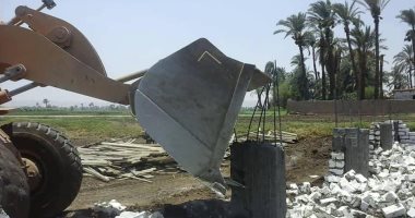 صور.. محافظة سوهاج: إزالات فورية لـ 25 حالة تعدى خلال أسبوع