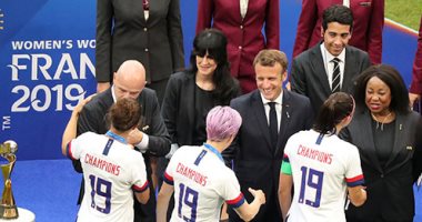 الرئيس الفرنسى يشارك فى نهائيات كأس العالم للسيدات بين منتخبى هولندا وأمريكا
